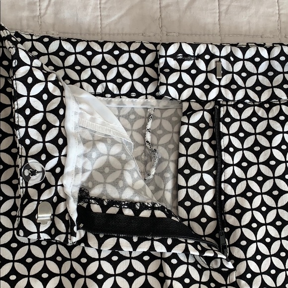 3 for $10🎁 Women’s dress shorts size 10-12 - Picture 5 of 5